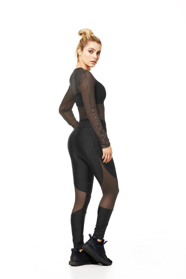 Black mid-rise supplex leggings, mesh design behind the knees and slightly over the calves, by Babalu Fashion sold by ironangelsfashion.com | Leggings supplex negros de media cintura, diseño de malla detrás de las rodillas y ligeramente sobre las pantorrillas